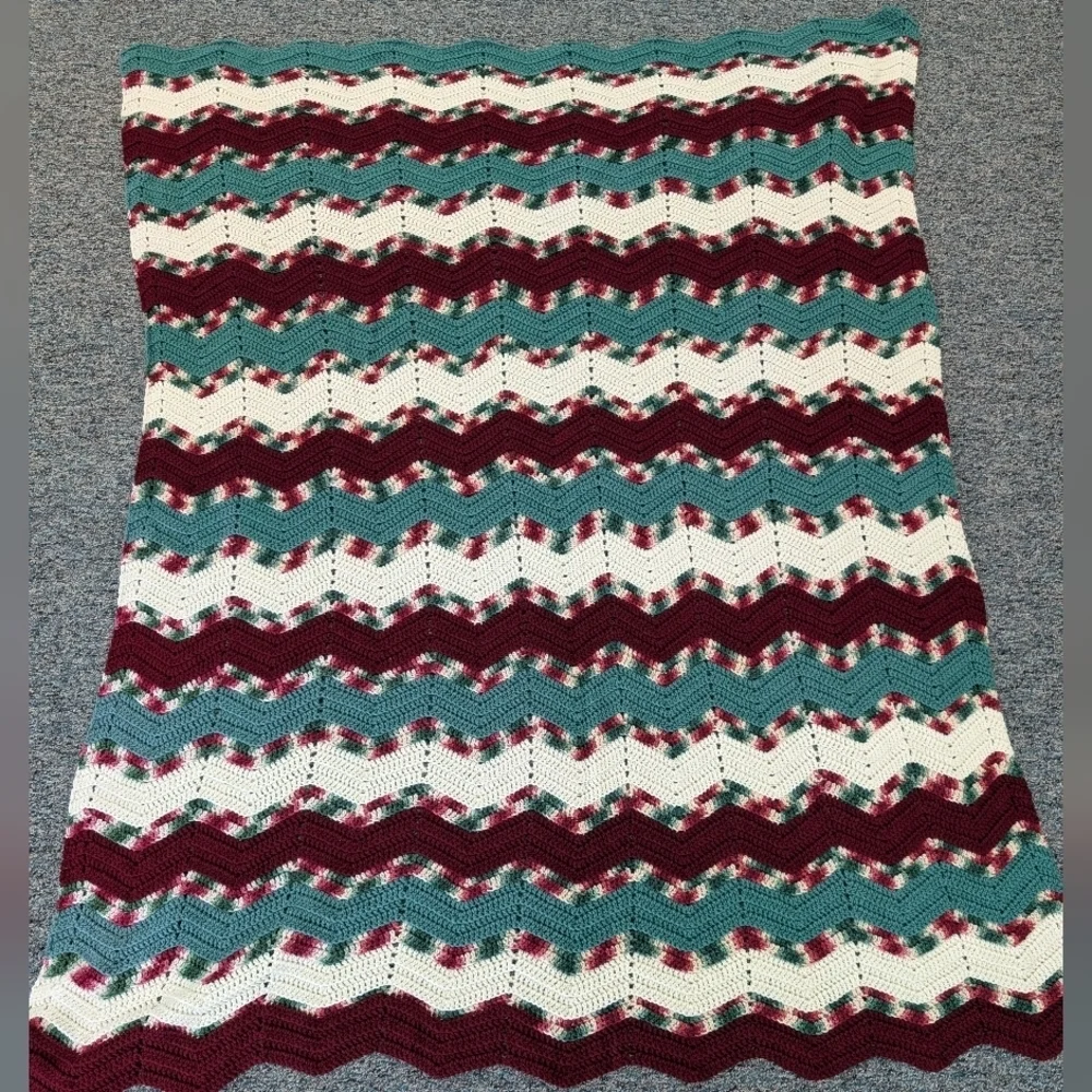 Vintage Handmade Zig Zag Large Afghan Blanket Throw Maroon Red Green Christmas